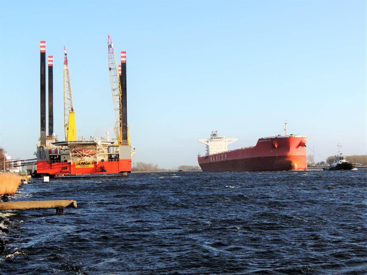 NAVIOS POLLUX En SEAFOX 1 11-01-17 